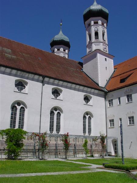 Basilika Vom Kreuzhof Copyright Hermann Kuhn